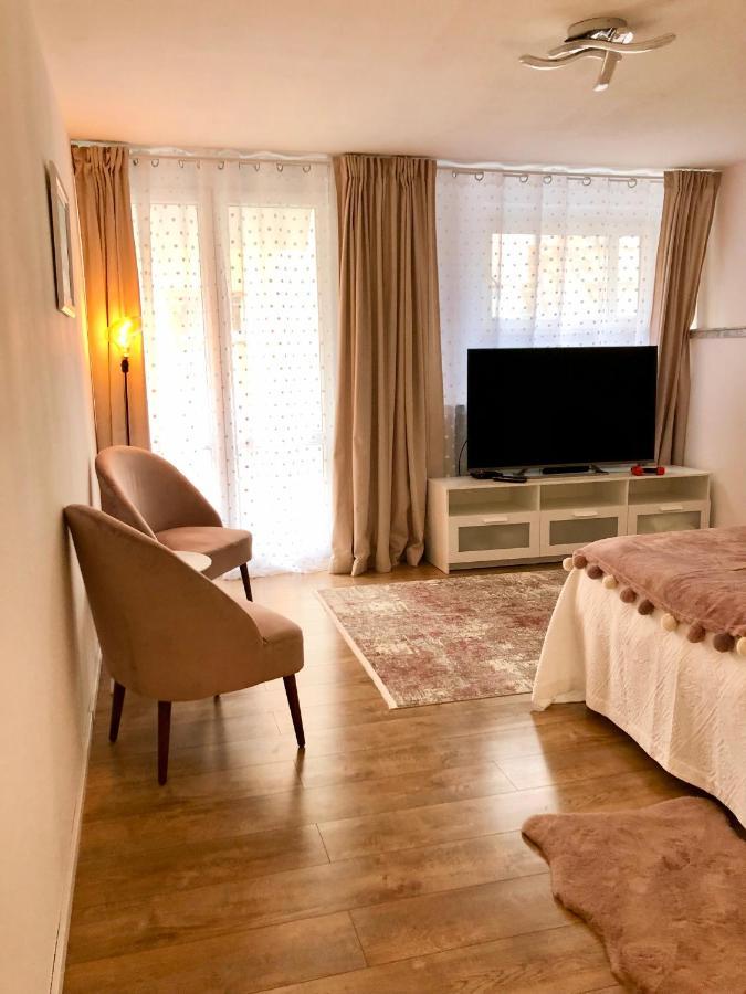 Old Town Romantic Apartment. Breslau-Wroclaw. エクステリア 写真